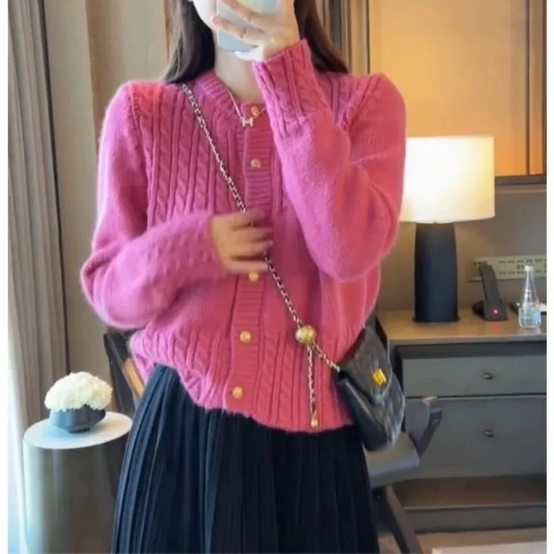 Женский однотонный свитер на пуговицах