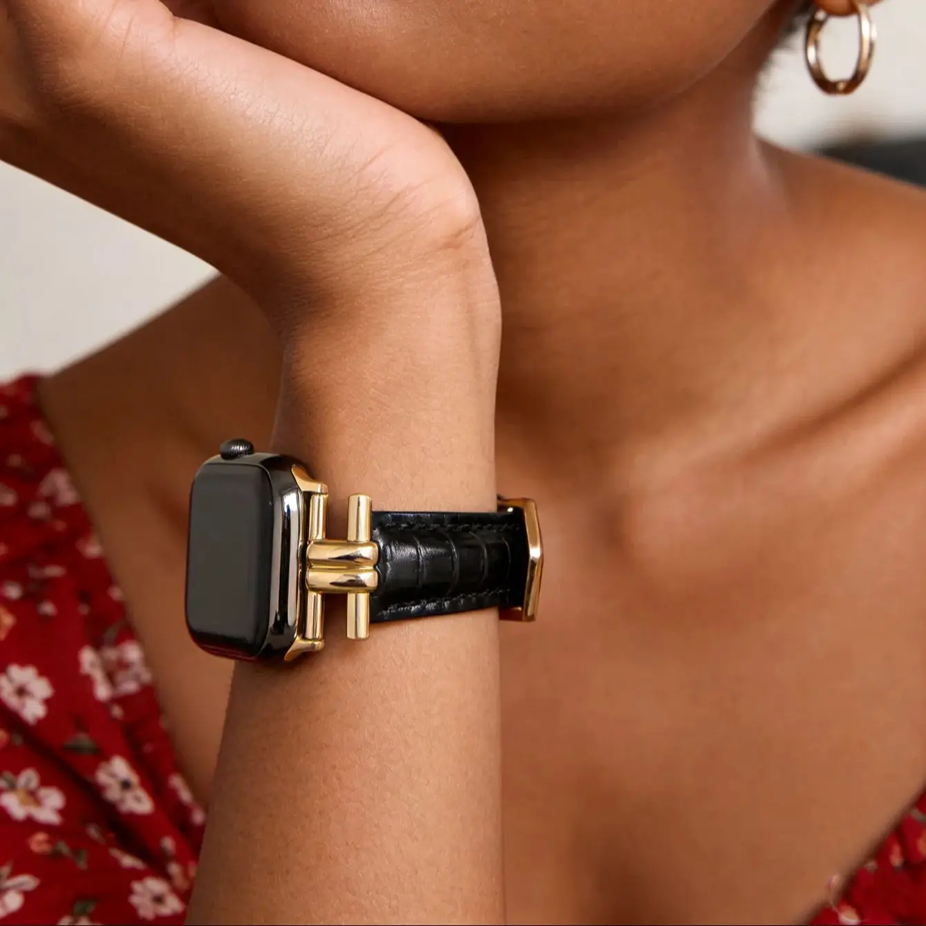 Фото Элегантный кожаный ремешок для Apple Watch для женщин, размеры 11/10/9/8/7/6/5/4/3/ 38 мм, 40 мм, 41 мм, 42 мм, 44 мм, 45 мм, 46 мм, 49 мм. №5