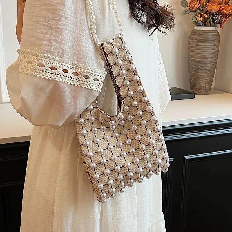 Женская трикотажная летняя сумка через плечо маленькая нишевая с жемчужной