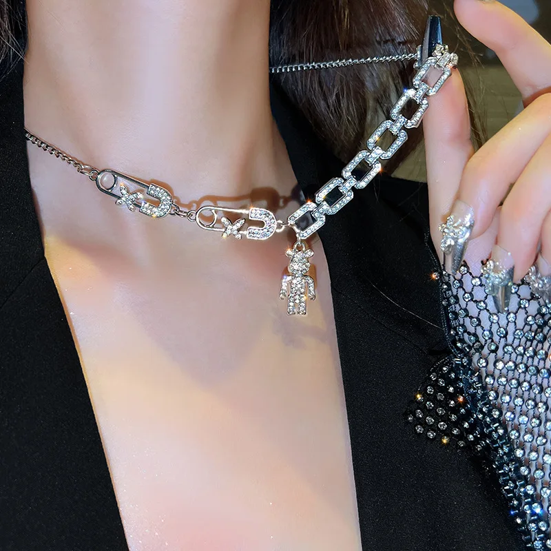 

Luxury Stainless Steel Bear Pendant Necklace For Women Trendy Shiny Full Rhinestones Butterfly Link Chain Necklace Party Jewelry