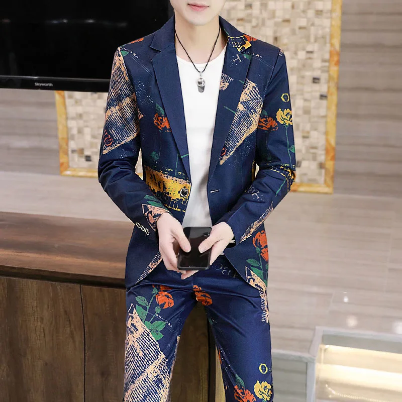 

Осенний пиджак с принтом и брюки, новинка 2022, костюм из двух предметов, облегающий мужской весенний модный трендовый костюм, корейский однокнопочный костюм