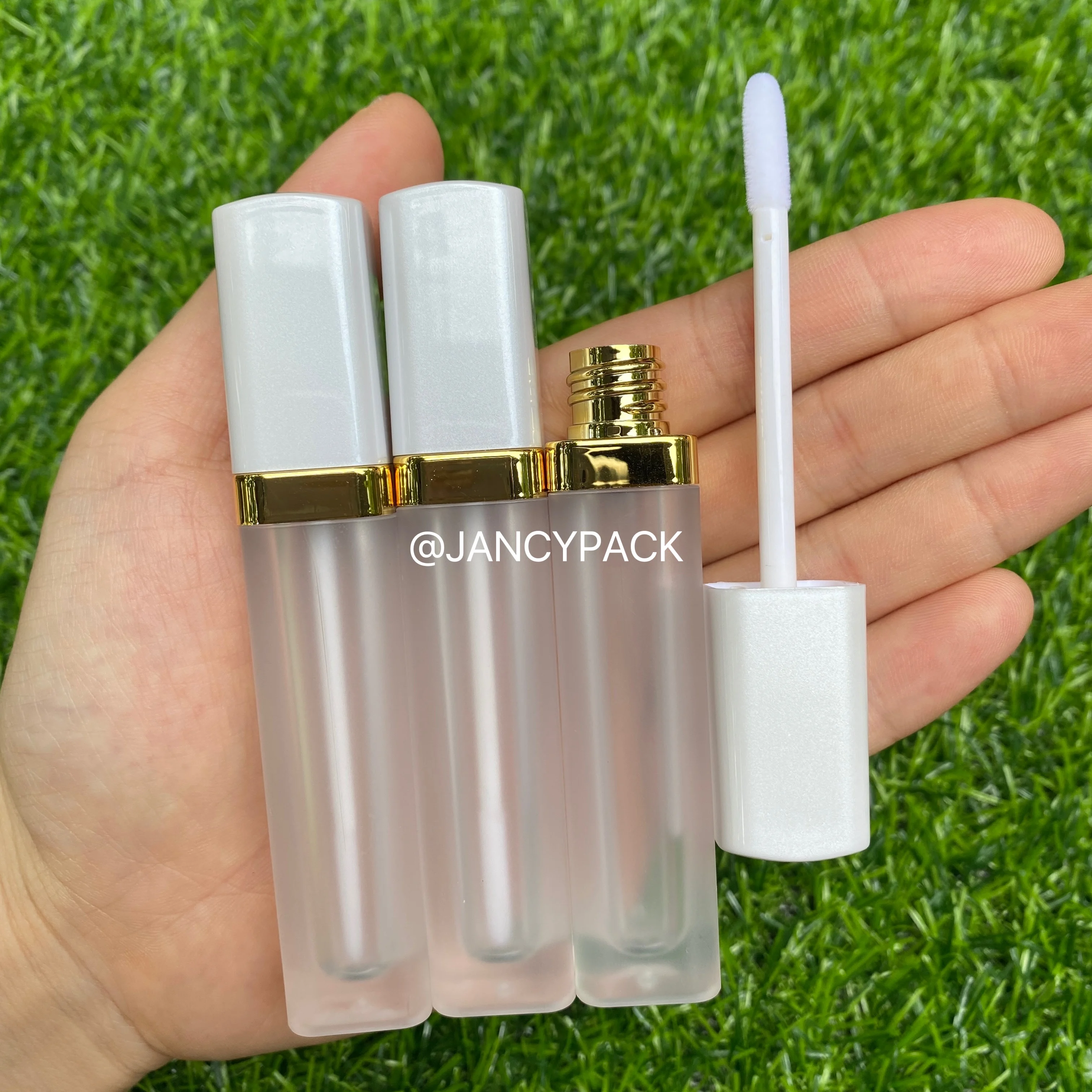 

4ml Square White Empty Frosted Lip Gloss Lip Glaze Container Cosmetic Round Lip Balm Tube Liquid Cosmetic Containers Lipstick