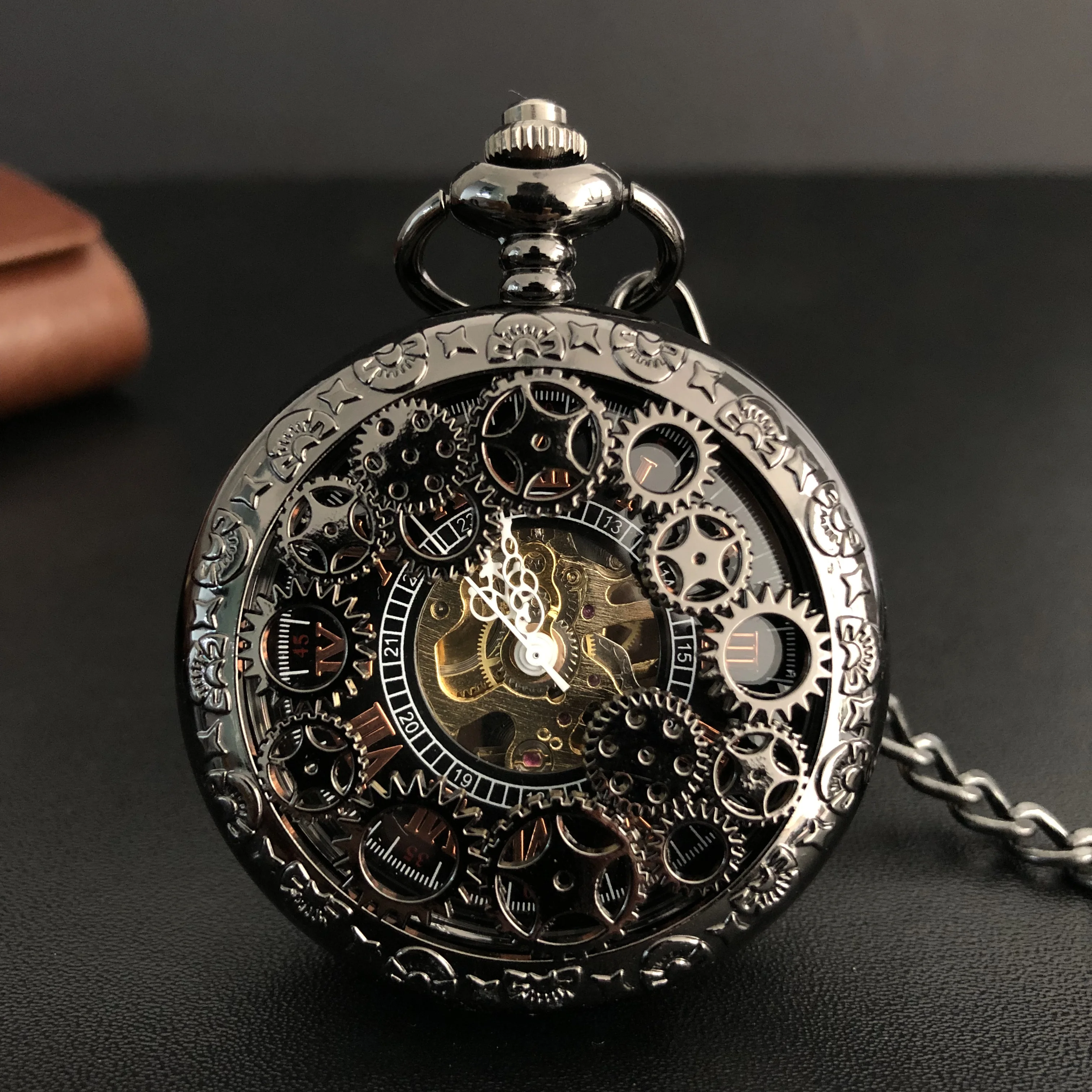 

Black Retro Steampunk Vintage Hollow Gear Roman Numerals Mechanical Dial Pocket Watch Necklace Pendant Chain Men Women