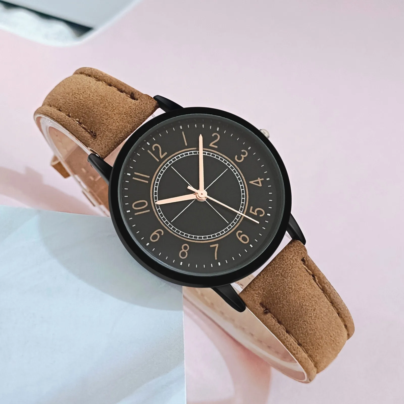 Фото Fashion Women's Watches Simple Casual Leather Belt Watches Digital Dial Retro Quartz Watch For Ladies Girls Gift №1