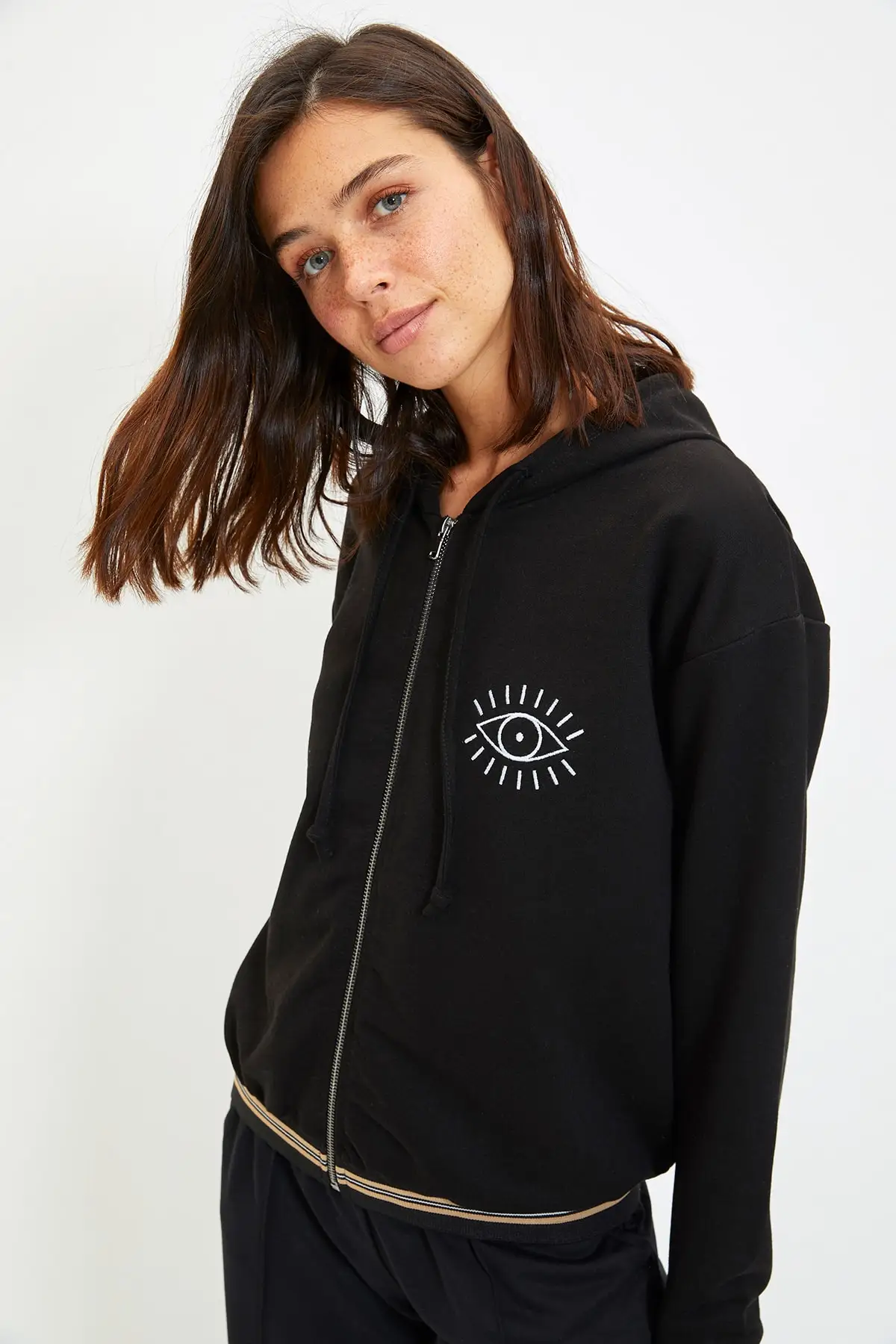 

Trendyol Zipper Basic Embroidered Knitted Sweatshirt TWOAW22SW1206