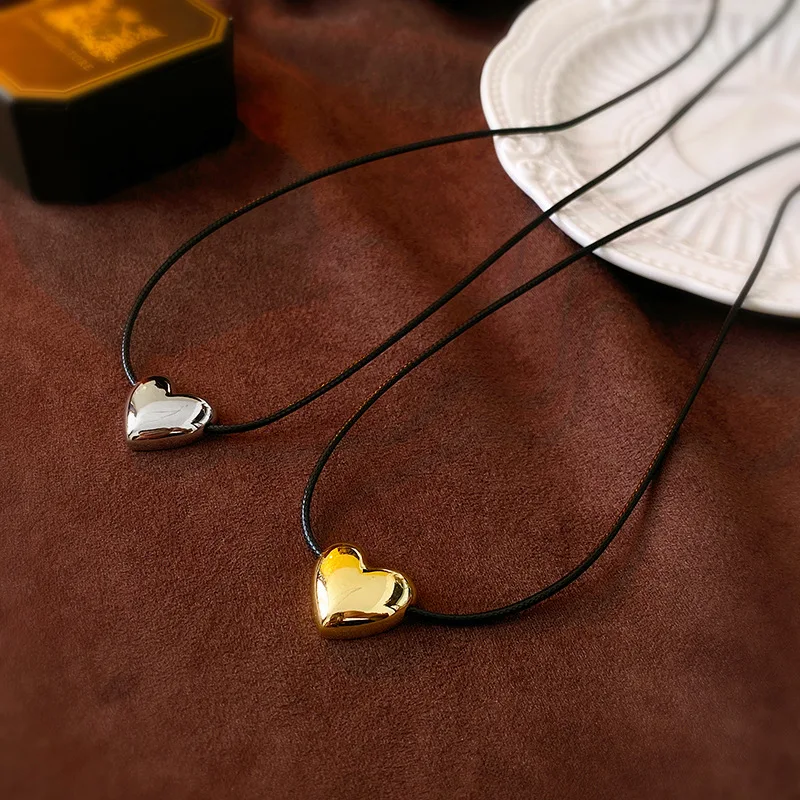 

Cold Love Pull-out Necklace Real golden Electroplated Black Rope Clavicle Chain Necklace Women