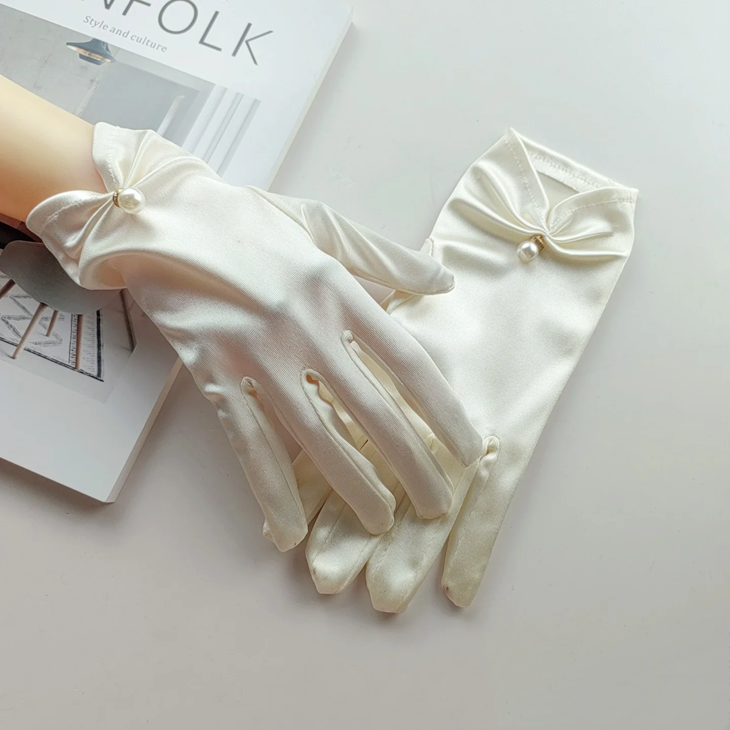 

Wedding Etiquette Satin Finger Gloves Women Wedding Dress Marriage Accessories Photo Pearl Gloves Prom Studio Bridal Gloves