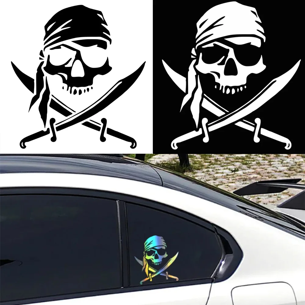 Индивидуальная наклейка на мотоцикл с изображением пиратского черепа