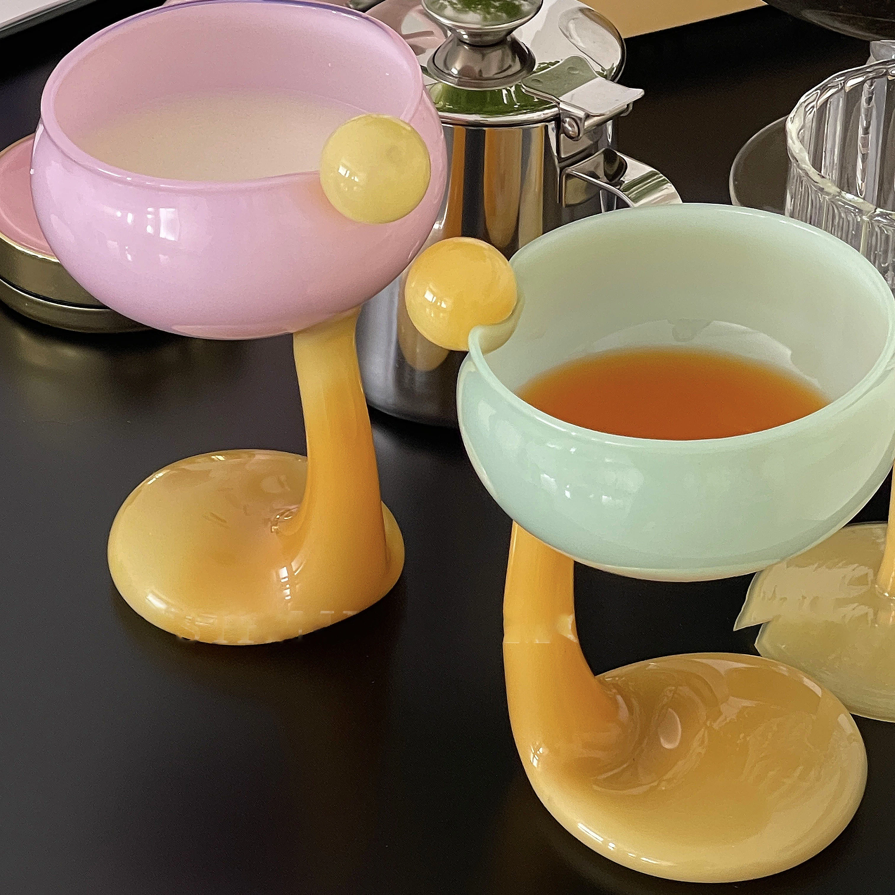 

Cute Duck Palm Goblet Dessert Glass Mug Ice Cream Cup Colored Borosilicate Glass Cup Cereal Bowl Cocktail Glass