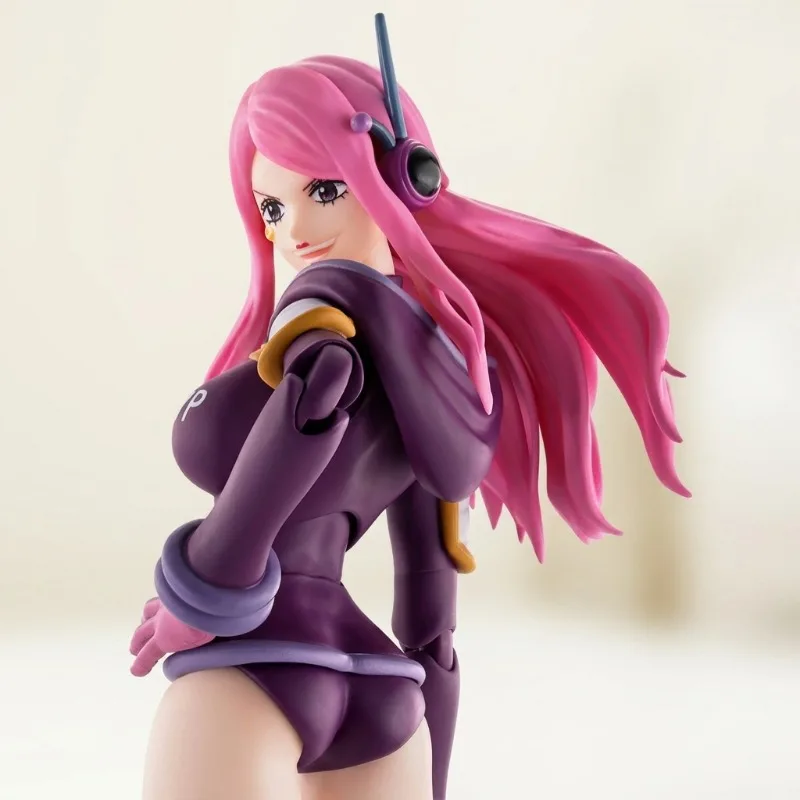 Фото В наличии: Коллекционная подвижная фигурка Bandai SHF Anime Pirate Girl Future Island из ПВХ №4