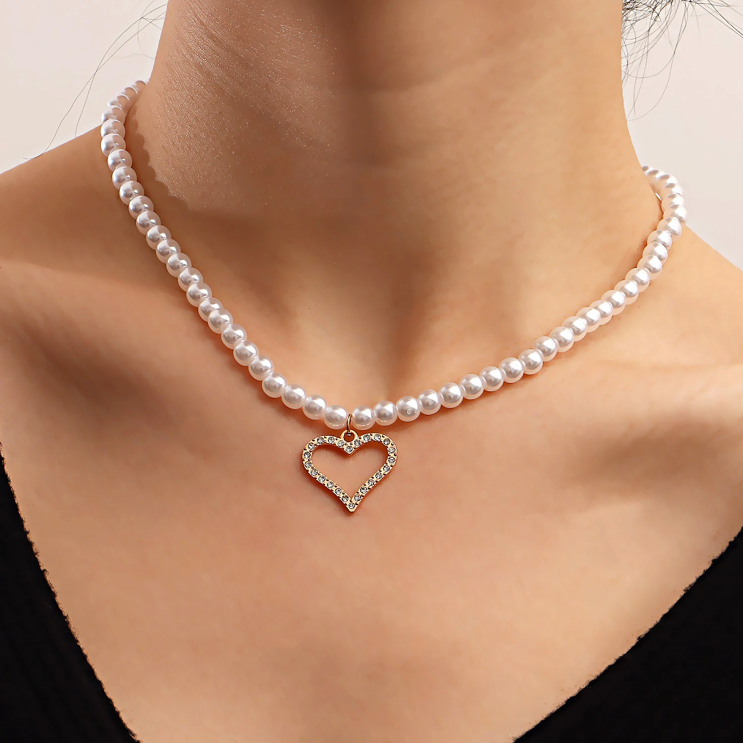 

Ingemark Kpop Harajuku Pearl Chain Hollow Crystal Heart Pendant Necklace for Women Wedding Bridal Choker Fashion Neck Jewelry