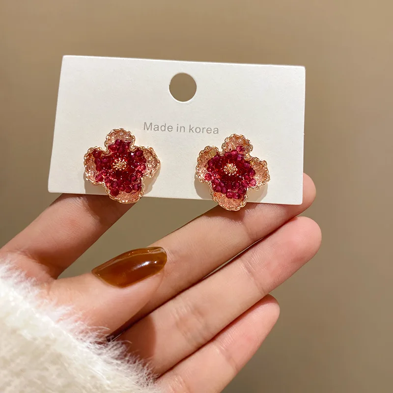 

S925 Red Geometric Flower Earrings Small And Exquisite High-end Retro Temperament New Trendy Fashion Personality Earrings Trend