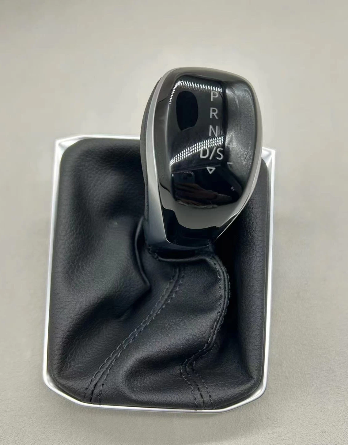 

Для VW Tiguan MIK2 Shift гандбол