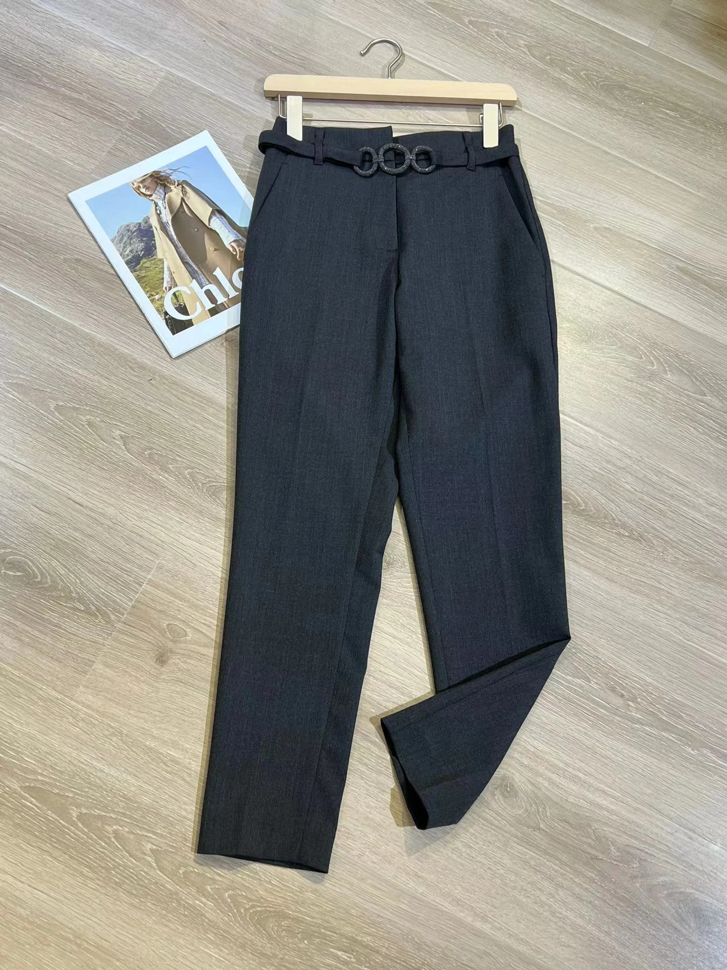 Рисунок 2 - Весна 2023, деловые брюки-карандаш