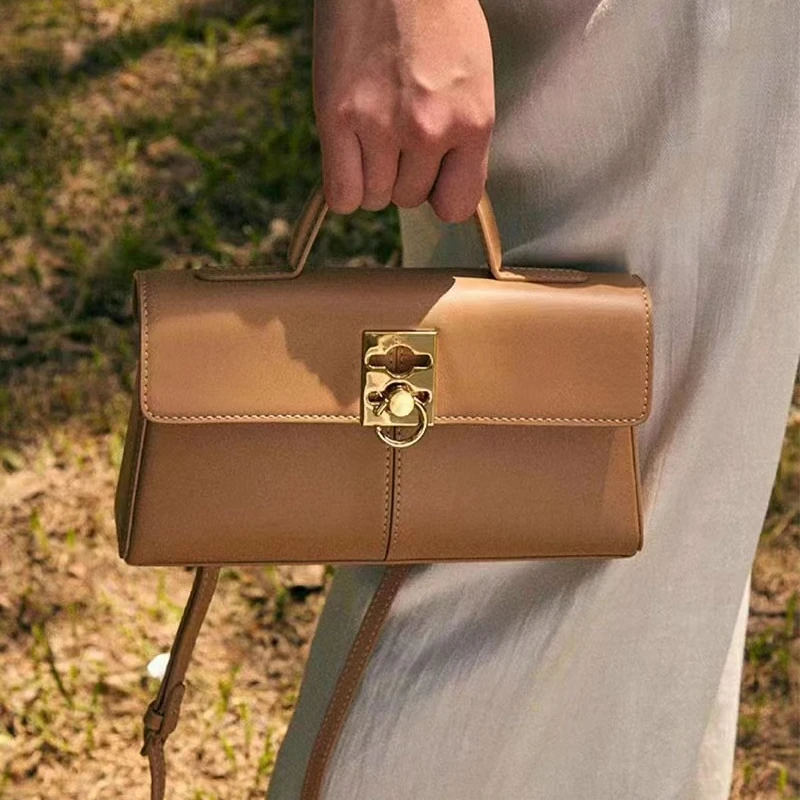 

Genuine Leather New Niche Crossbody Bag for Women Tote Shoulder Bag Versatile Light Luxury Commuter Bag