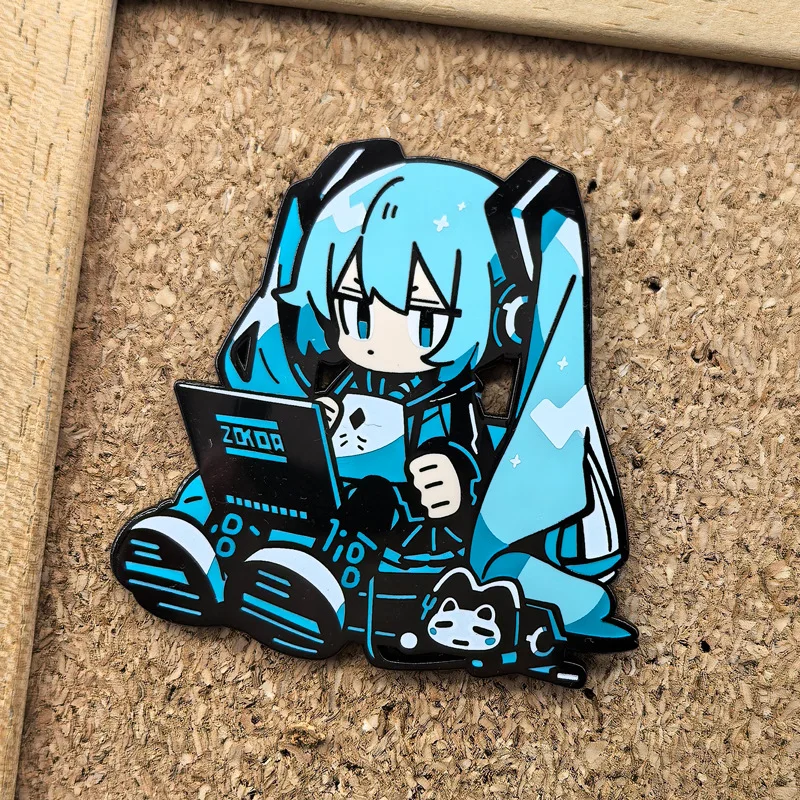 Фото Эмалевый значок Hatsune Miku: Металлическая брошь с героинями аниме, блестящая, для украшения школьного рюкзака, детская игрушка, подарок на день рождения №3