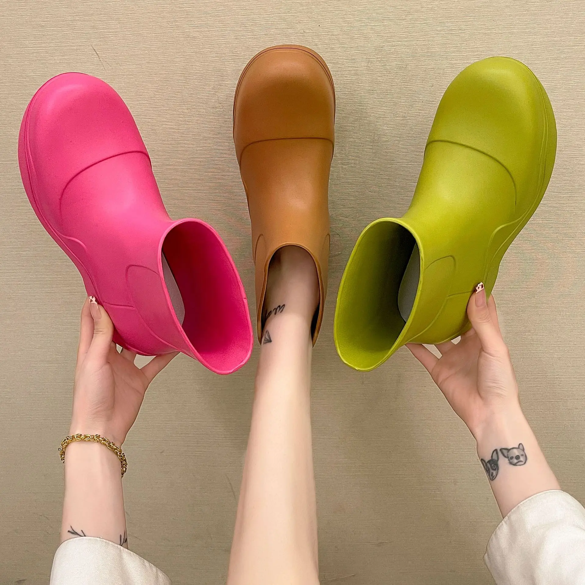 

2022 Four Seasons Shoes New Thick Sole Rider Boots Big Head Fashion Short Rain Boots Heightening Boots Rain Boots Women's Shoes