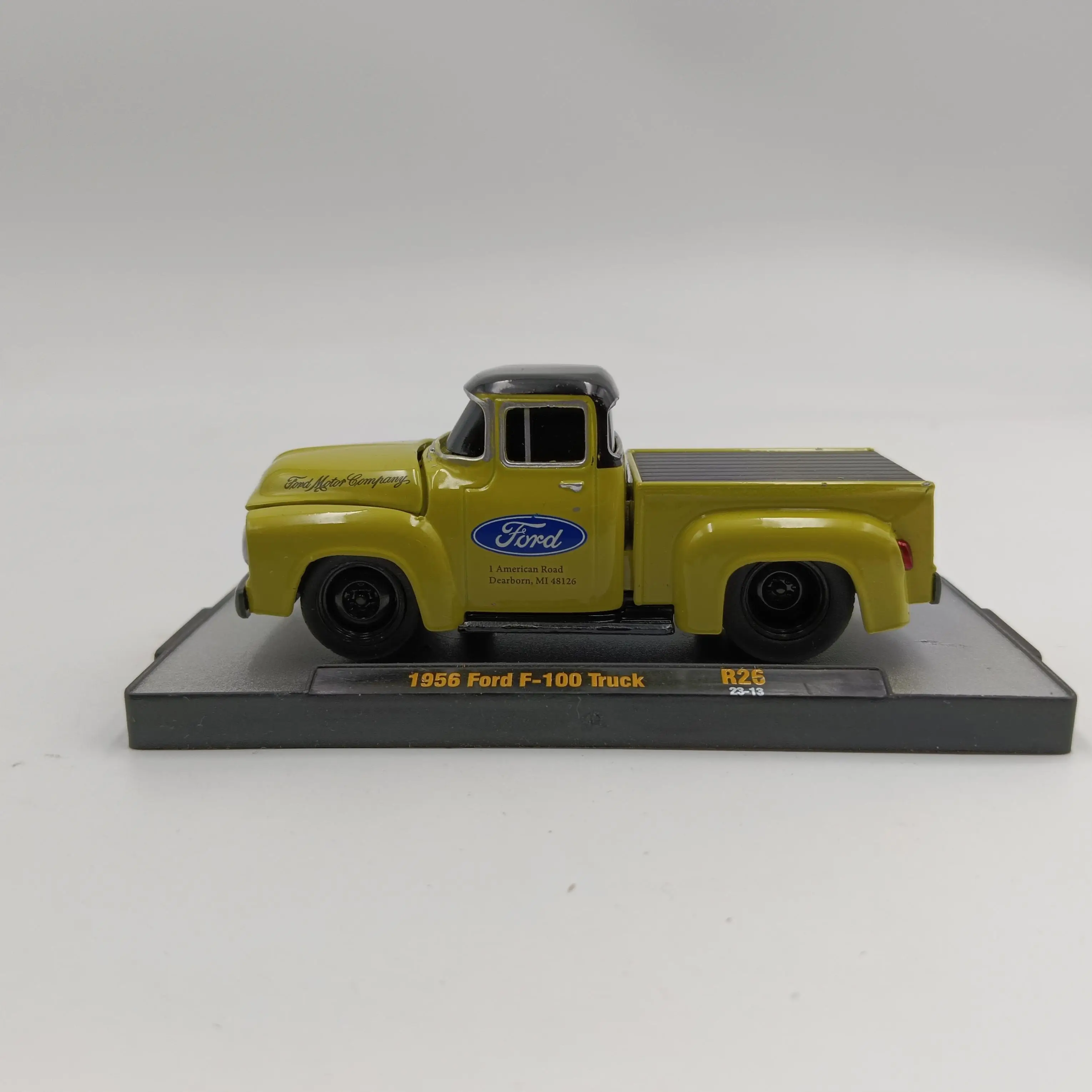 M2 Machines 1/64 1956 Ford F-100 Truck Alloy car model toy rare collection