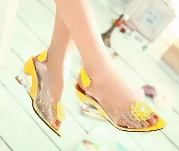 Large Size Female Sandals Summer New Rhinestone Wedge Heel Sweet Flowers Transparent Waterproof  Leisure Women's Jelly Shoes