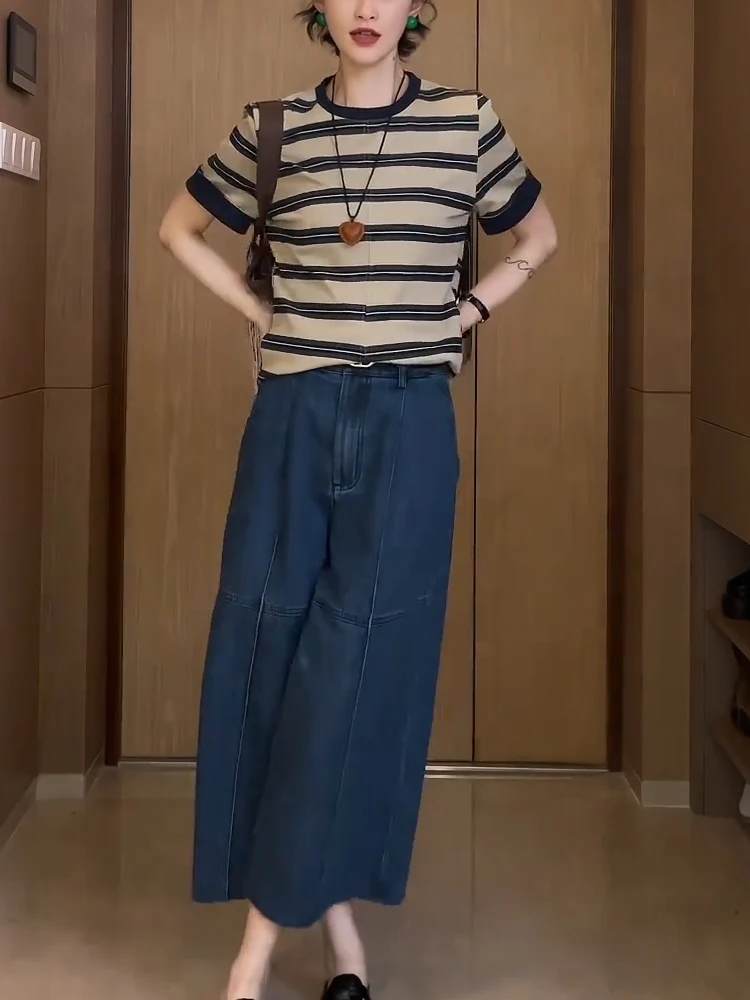 Женская футболка в полоску с круглым вырезом и коротким рукавом