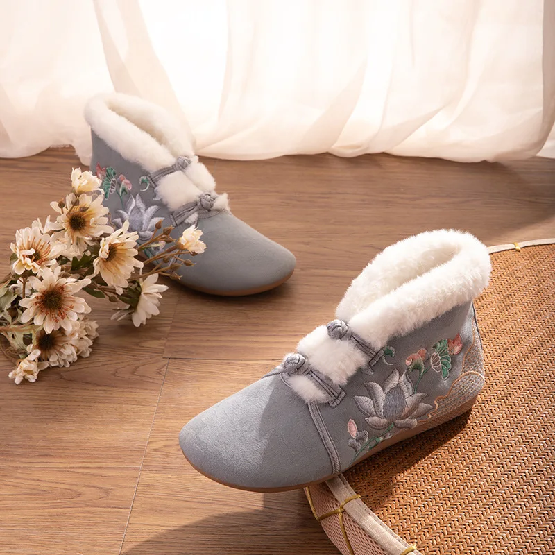 Chinese Style Winter Warm Hand Woven Short Plush Flower Embroidered Short Boots Costume National Home Shoes Outdoor