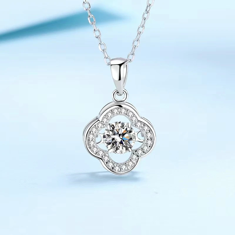 

Lucky grass 0.5-carat flexible necklace women's S925 silver plated pt950 platinum Moissan diamond pendant forgirlfriendchaingift