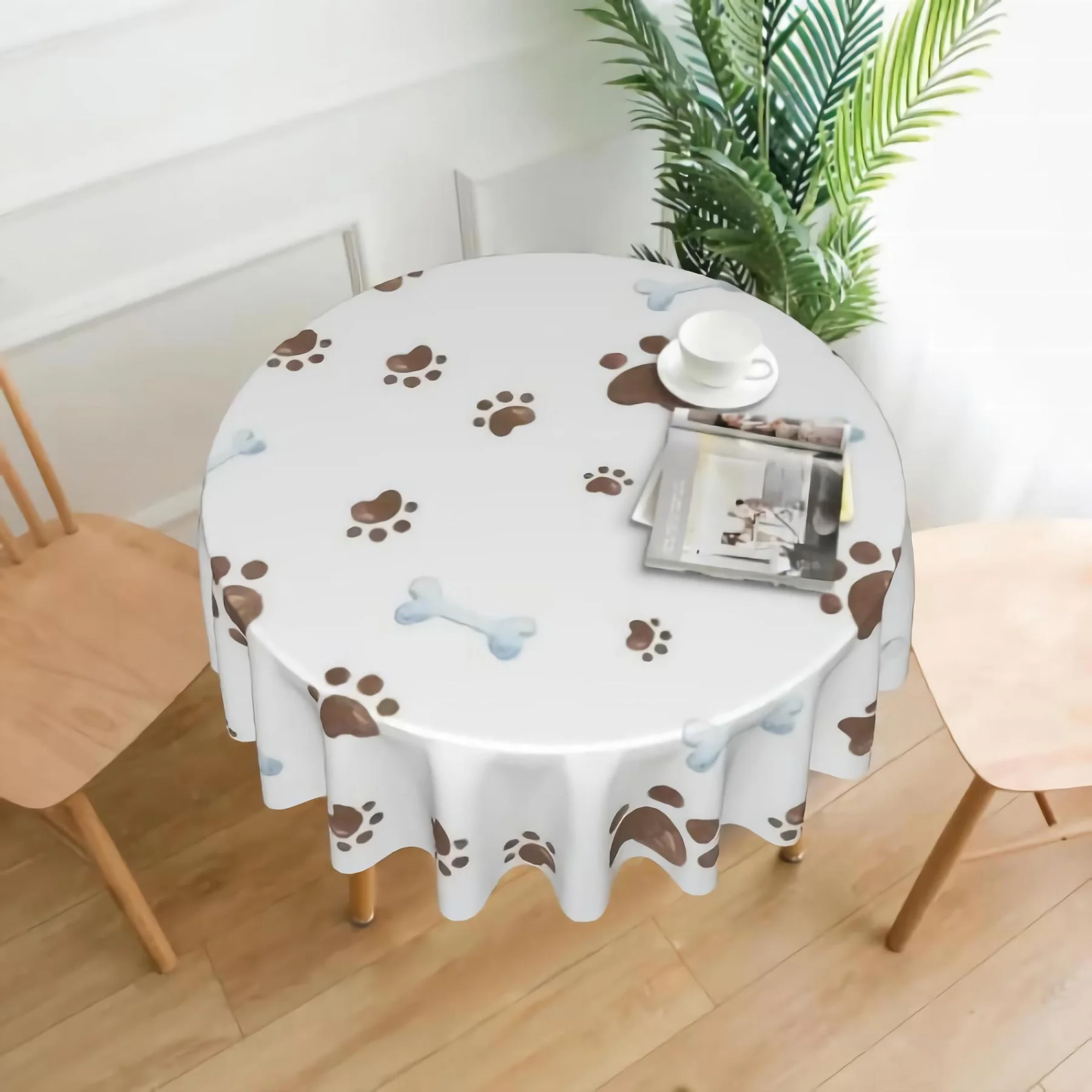 

Brown Paw Round Tablecloth 60 Inch Stain Resistant Spillproof Polyester Fabric Table Cloth for Picnic Kitchen