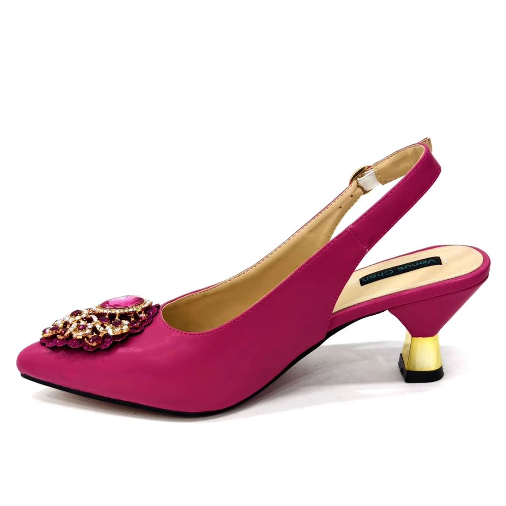 Туфли и сумка в итальянском стиле для молодых девушек с цветами ручной работы