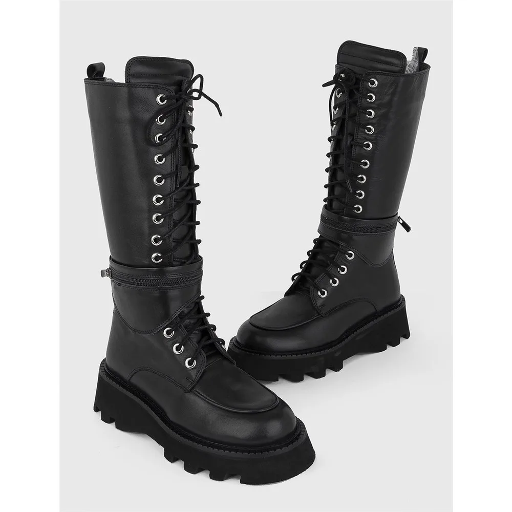 

Dorlie Sabine Women Black Boots