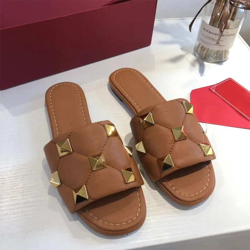 

Flat Slippers Luxury A Brand Designers Rivet Studded Shoes For Women Fashion Light Females Shoes Leather Casual Outdoor Slides