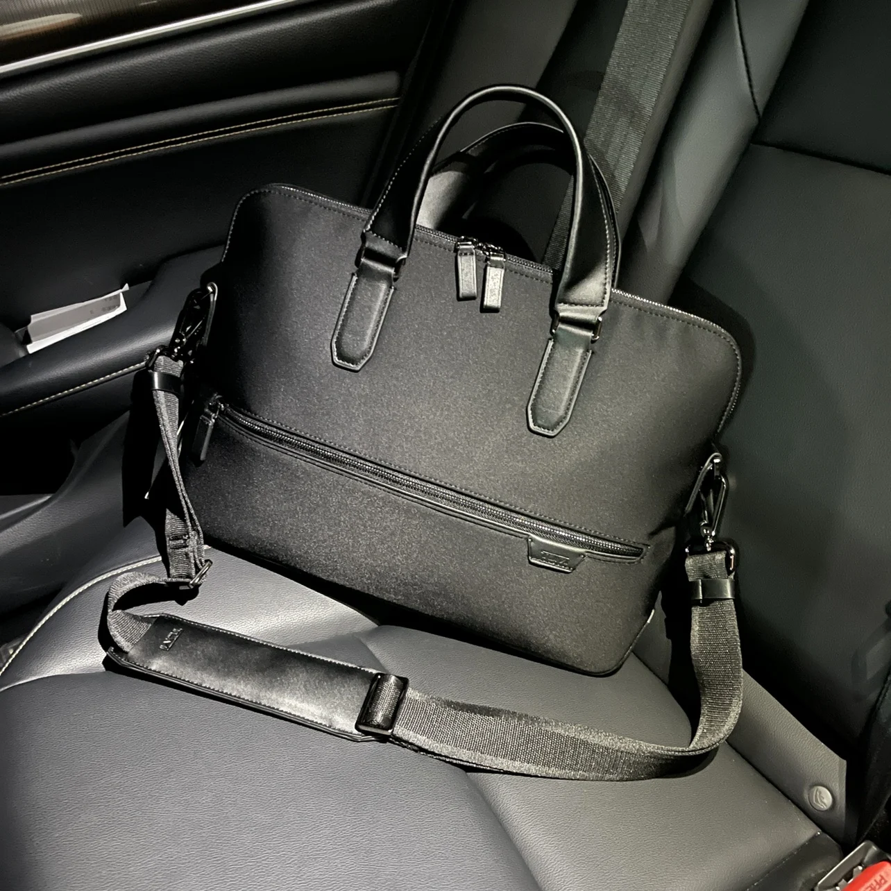 Tumi Fashion Business Simplicity Convenient Thin Men's Briefcase Tote Briefcase Document Bag Laptop Bag Messenger Bag Men