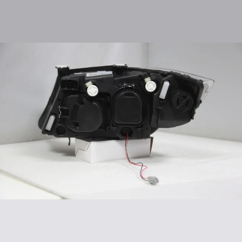 Фото Светодиодные фары LED для BMW E90 330I 320I 318I с функцией Angel Eyes №5