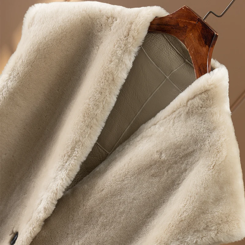 Thick SHEEPSKIN Genuine Leather Wool Double-faced Fur Single Breasted Sleeveless Vest  V-Neck  Full Pelt  Sleeveless Coat Women