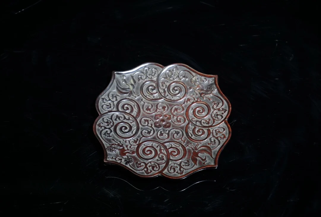 

Classic Red Solid Wood Vintage Pattern Small Dish Decorative Ornament