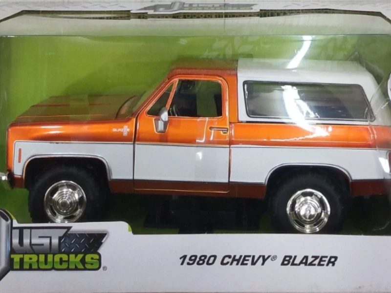 

Nicce 1:24 1980 CHEVY BLAZER SUV Off-road Vehicle Diecast Chevrolet Metal Alloy Model Car Toys for Children Gift Collection
