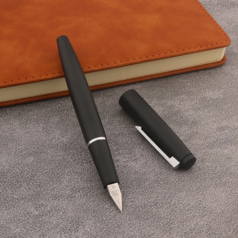 

Перьевая ручка матовая черная 0,3 мм