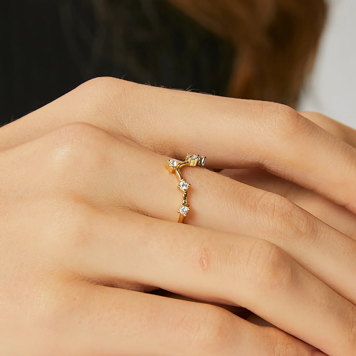 

Jewelry V-shaped inlaid zircon ring simple light luxury exquisite stacking ring women's metal copper gold-plated accessories