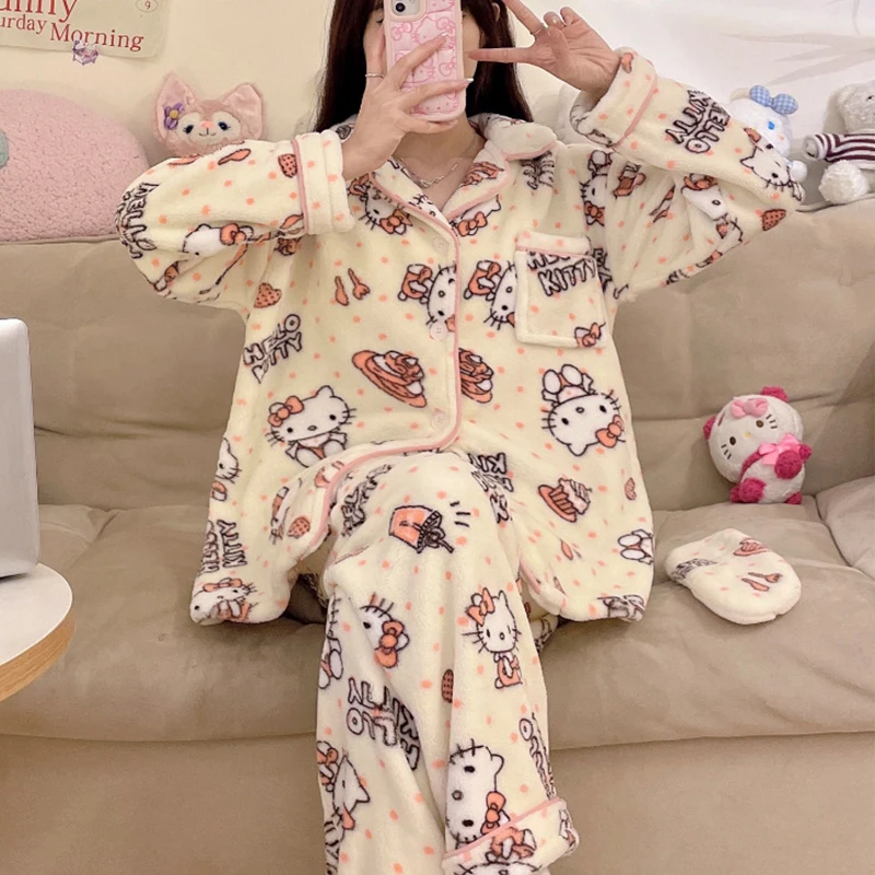 Рисунок 6 - Милая плюшевая Пижама Sanrio Hellokittys