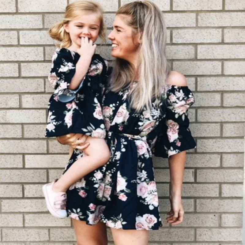 

Mother Daughter Dress Family Matching Outfits Off Shoulder Floral Dress Summer Girl Women Boho Loose Dresses Sundress Clothes