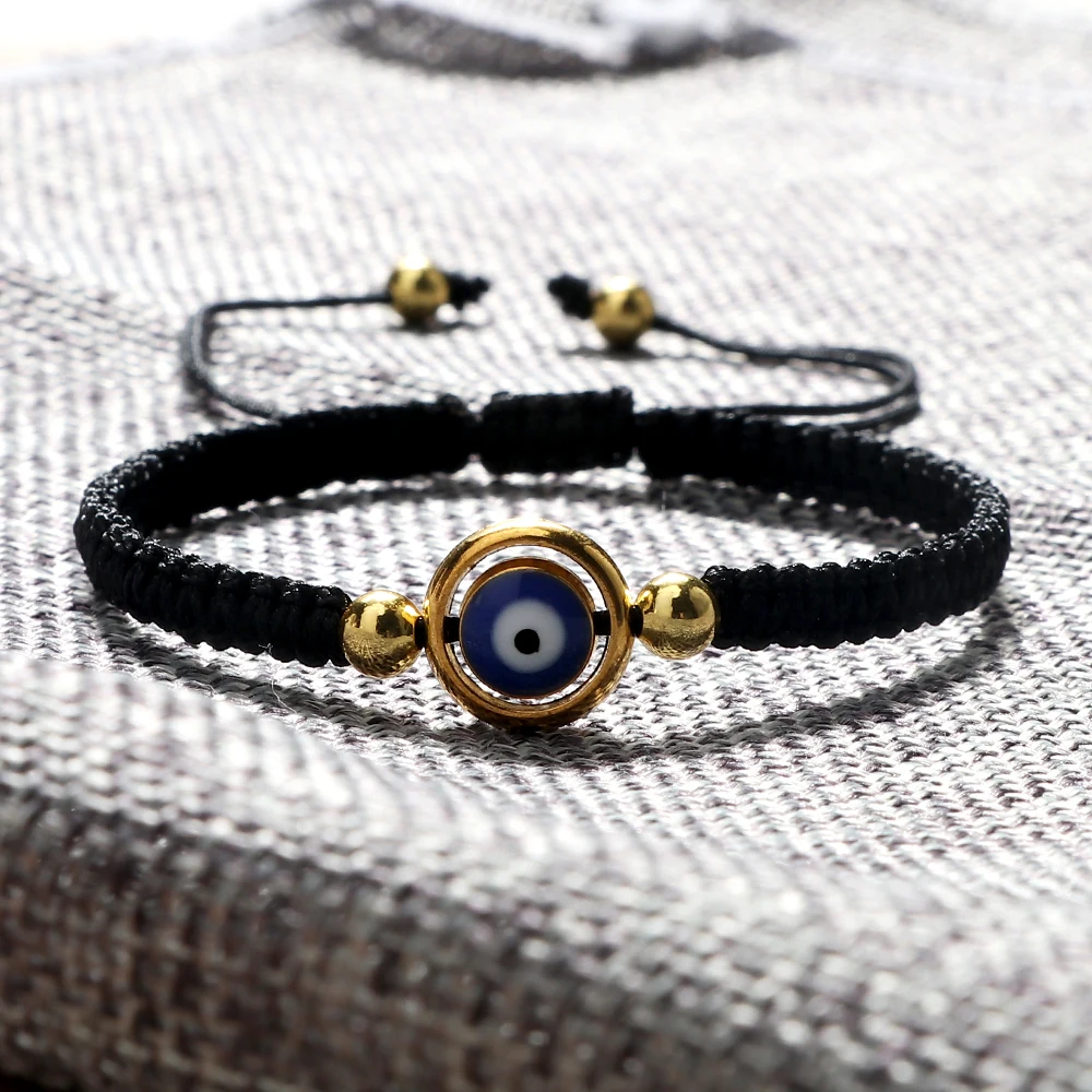 Женские и мужские браслеты на удачу черные белые красные плетеные из ниток