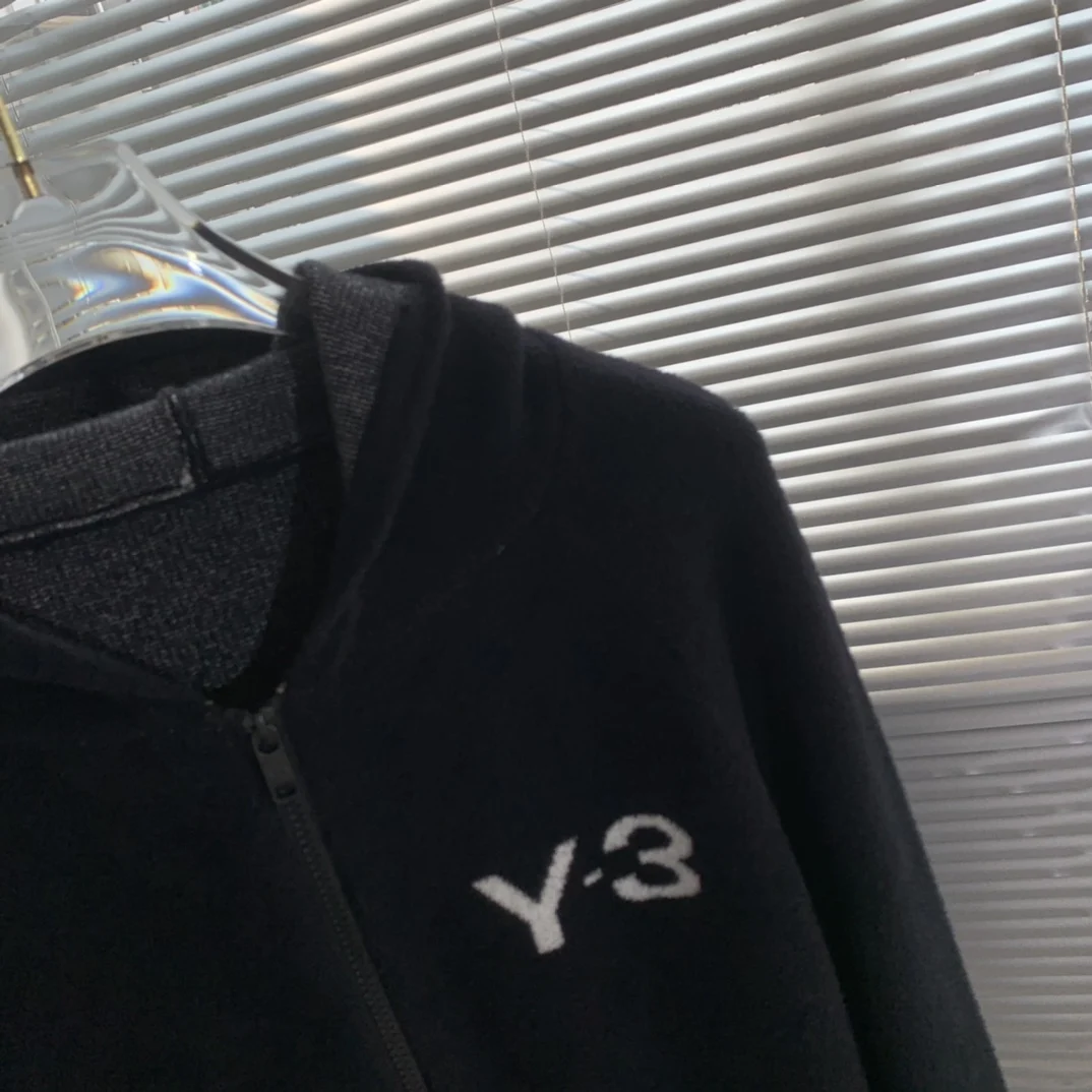 Рисунок 3 - Толстовка Y3, новинка