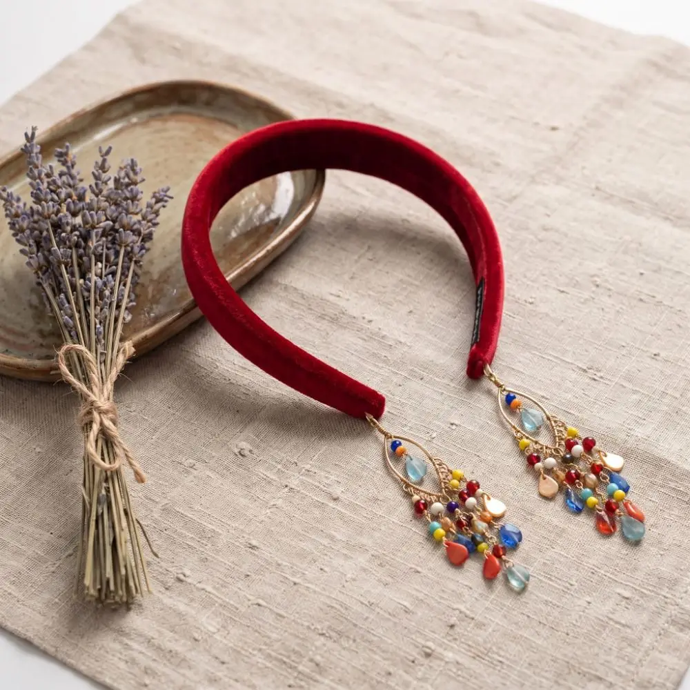 Фото Элегантная повязка на голову в этническом стиле Bohemia Beads ручной работы с красными кисточками и подвеской, имитация серег, винтажный ободок для волос
