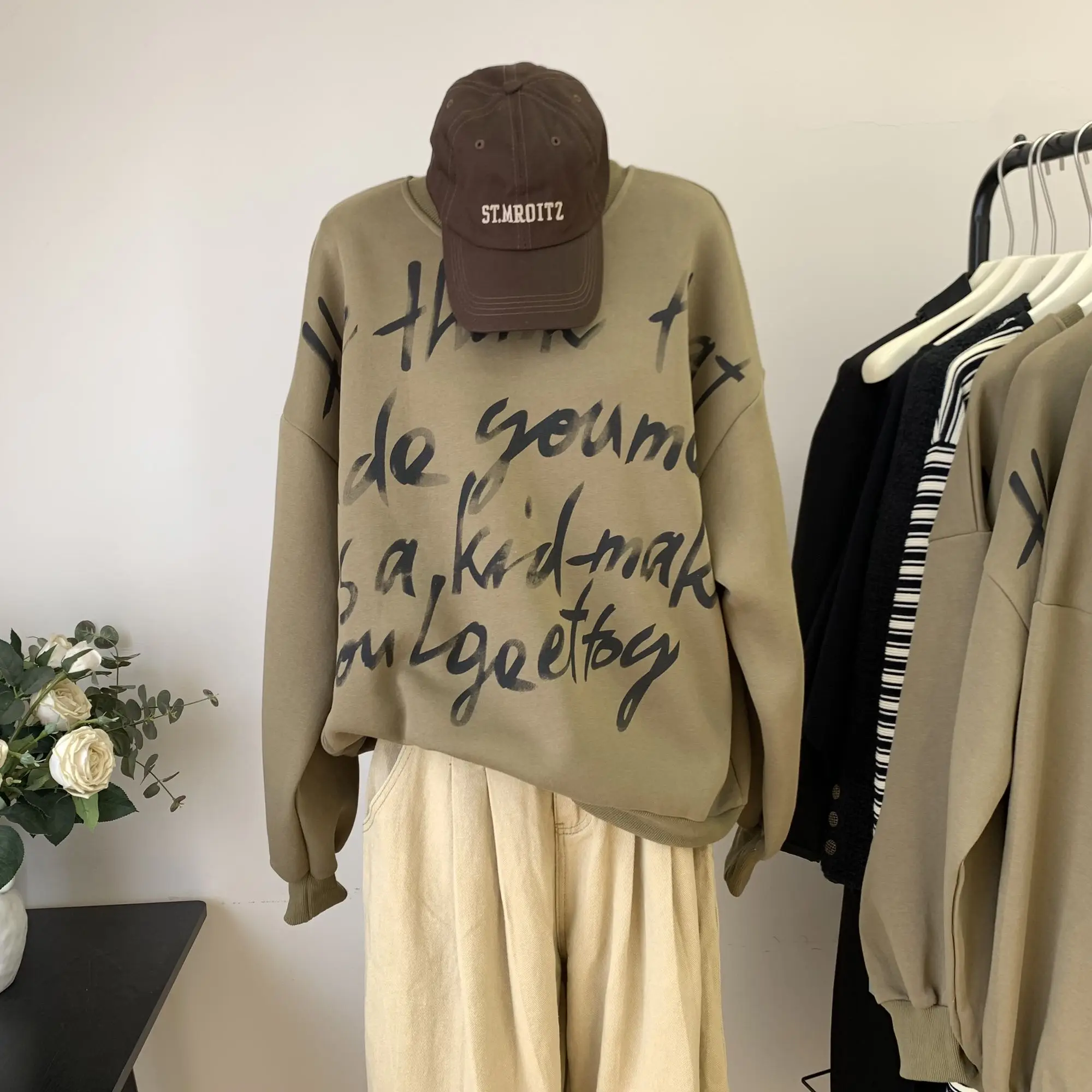 

Women's Letter Print Khaki Crew Neck Sweatshirt Long Sleeve Pullovers