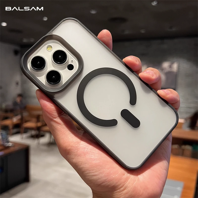 Магнитный матовый полупрозрачный бампер противоударный чехол для iPhone 16 13 12 14 15 Pro