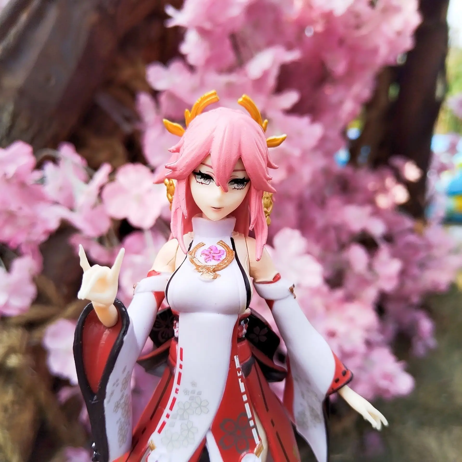 яэ мико статуэтка светящаяся. акриловые фигурки геншин импакт.