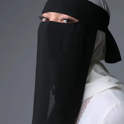 Черный шелковый хиджаб LMLAVEN