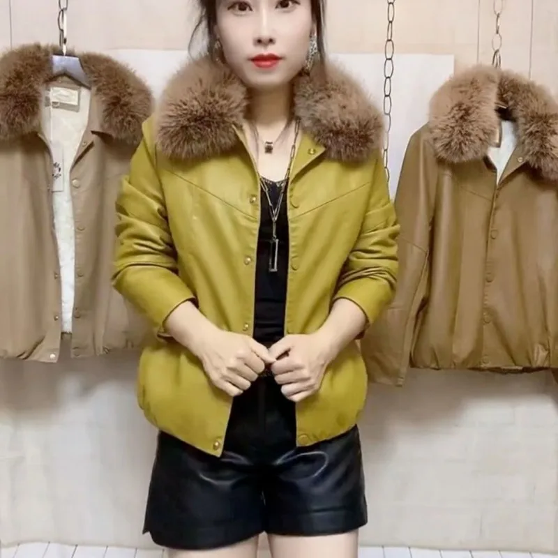 Женское утепленное пальто на флисе простое модное короткое из искусственной