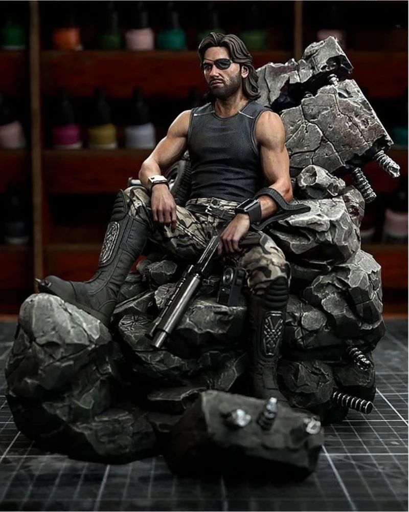 Фото Масштаб 1/24, литая под давлением фигурка из смолы, модель комплекта Merit Specialists Snake Plissken Hobby, миниатюрная игрушка в разобранном виде, неокрашенная диорама «сделай сам» №3