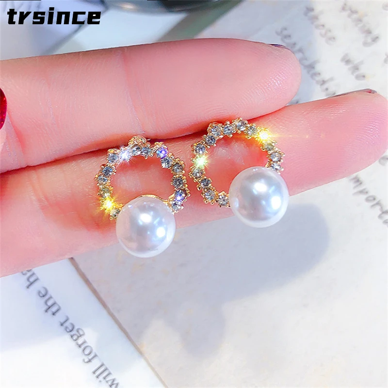 

Geometric Round Pearl Earrings Flower Pearl Temperament Girl Versatile Fashion Earrings Earrings