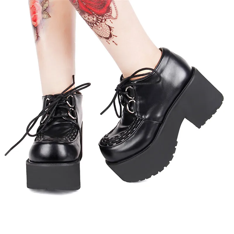 

Женские туфли на танкетке, готическая обувь в стиле панк, Лолита, на платформе, с металлическими пуговицами, на высоком каблуке, ручная работа, демисезонные